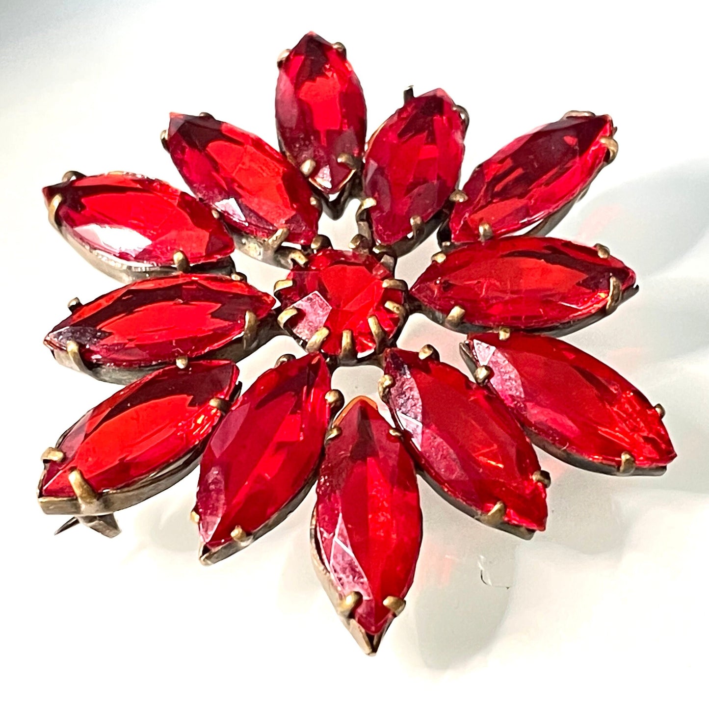 Large vintage Art Deco ruby / garnet red glass rhinestone, open-backed, gold tone brooch pin, stunning vibrant colour