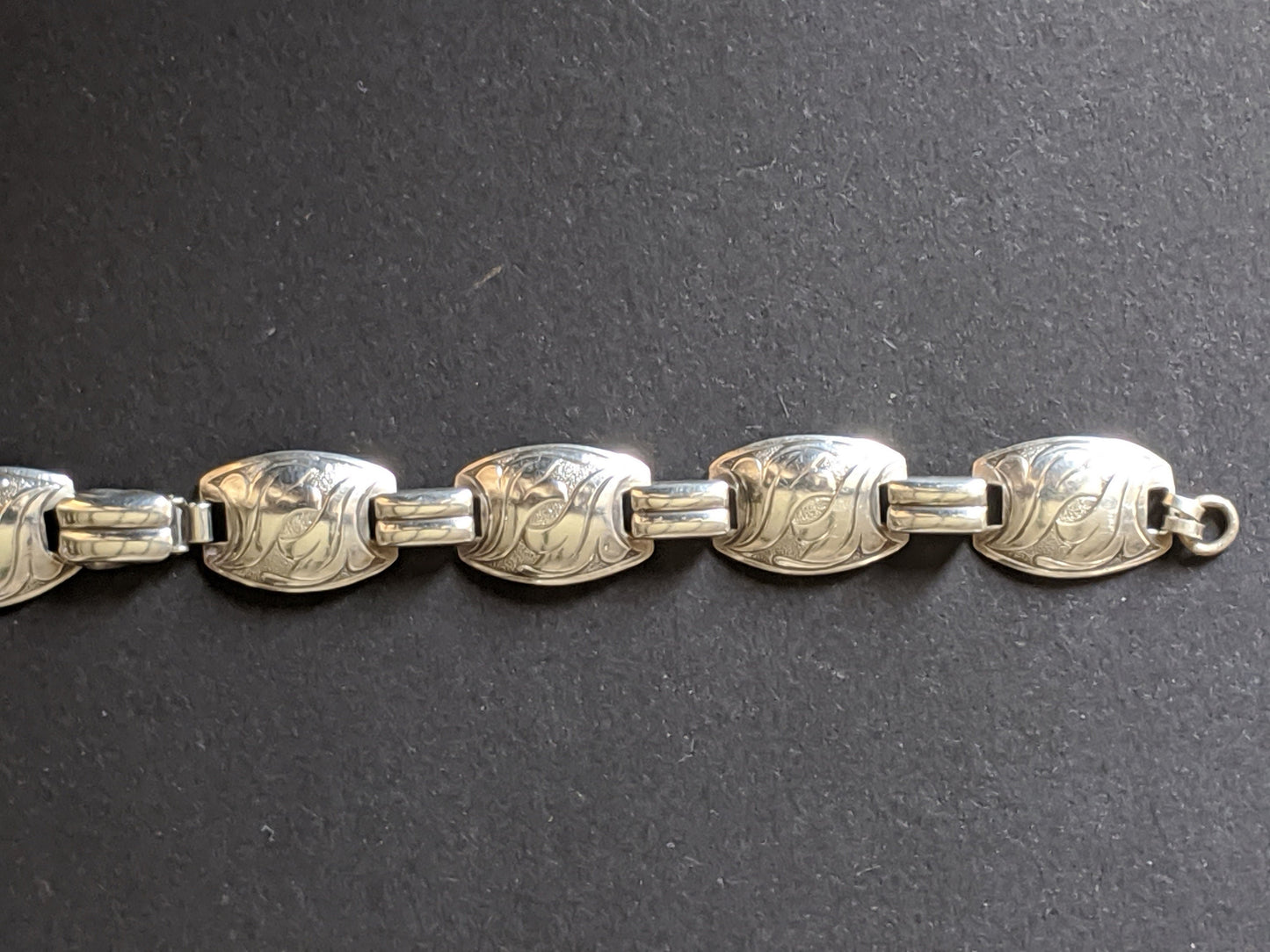 Vintage stamped 835 silver Scandinavian abstract fleur de lys motif bracelet, beautiful pattern