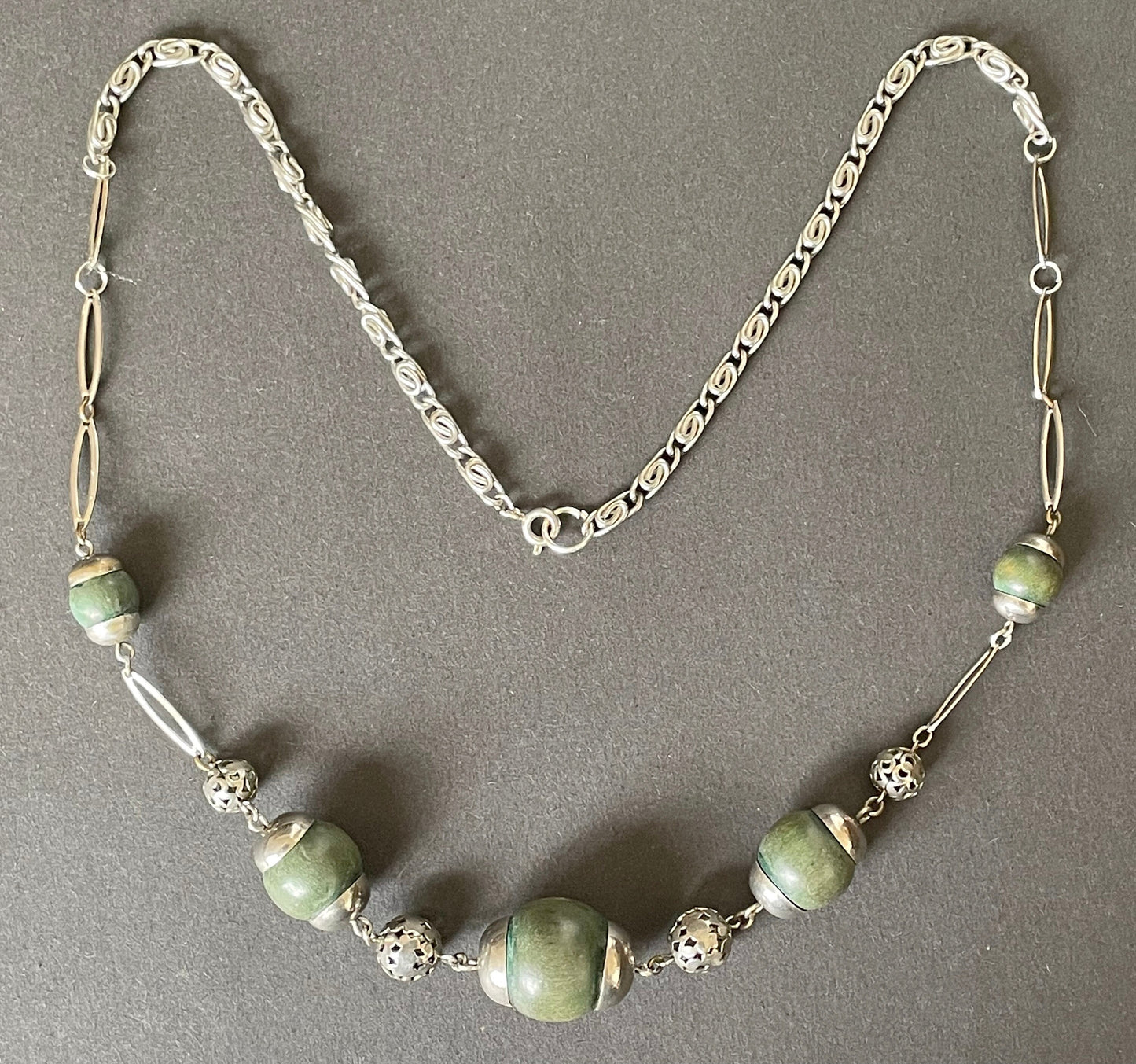 Vintage Art Deco machine age, silver tone and green wood bead necklace - Jakob Bengel