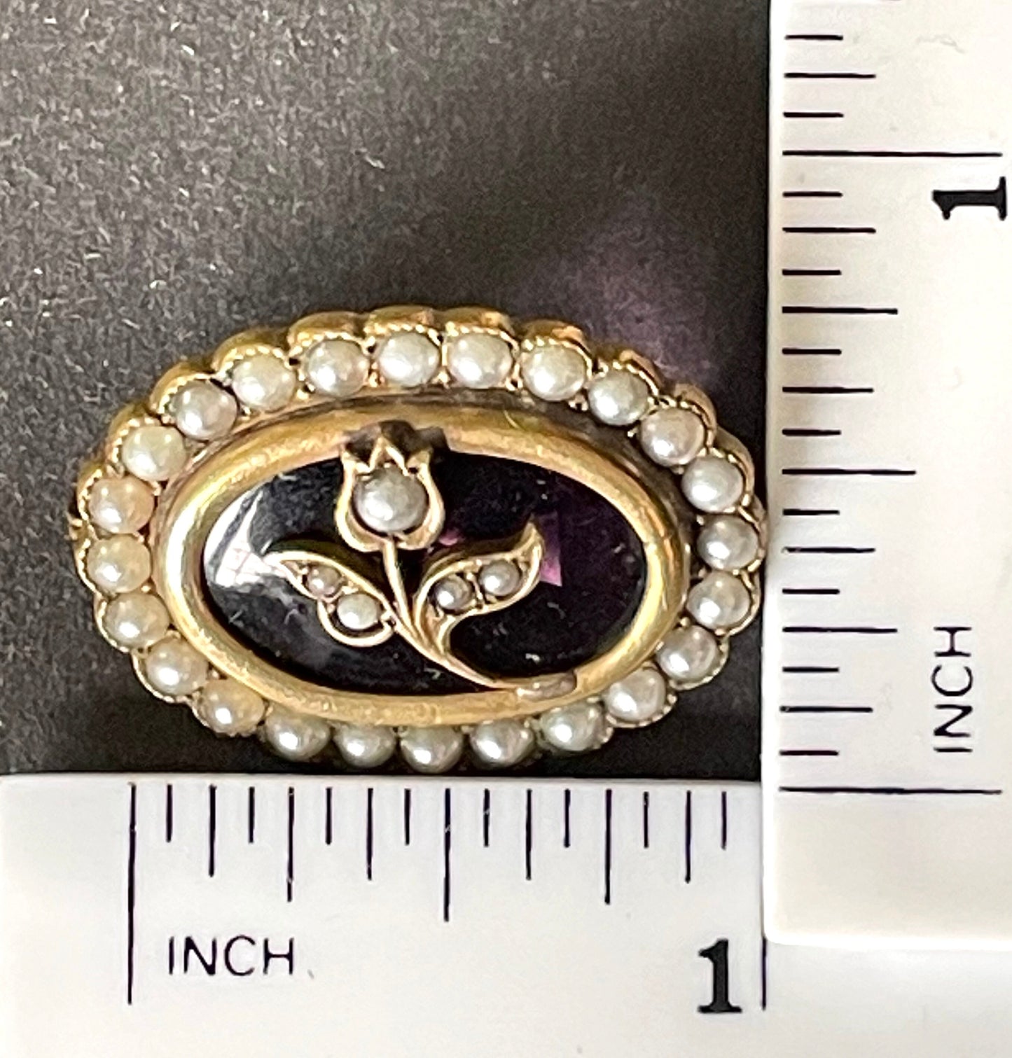 Adorable antique Georgian gold tone yellow metal, seed pearl and amethyst purple crystal paste cabochon brooch lace pin