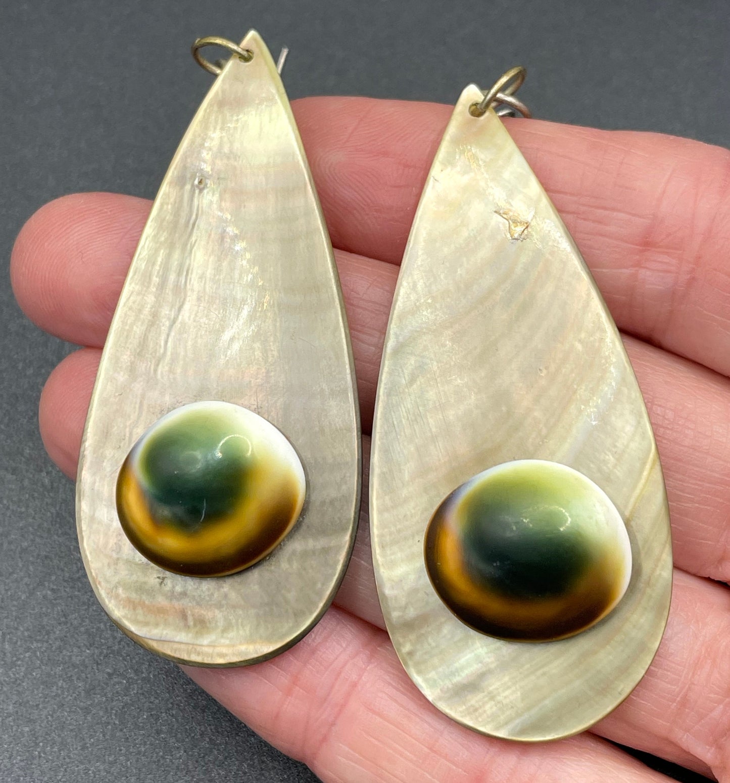 Vintage operculum cabochon and shell / abalone teardop long dangle earrings for pierced ears