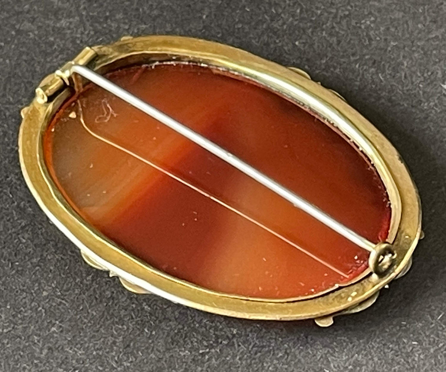 Antique Victorian Scottish style gold or gilt / rolled gold / plated large ornate brooch with huge oval agate stone with gorgeous striations