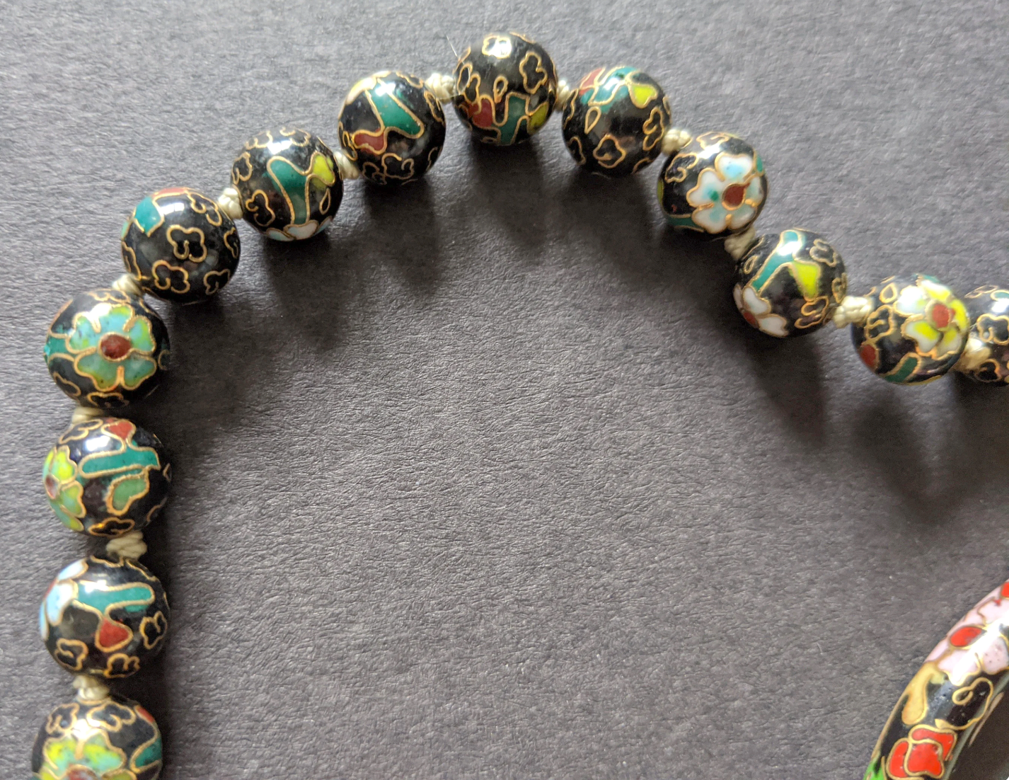 Vintage Chinese cloisonné Art Deco gold, black bead necklace with matching cloisonné hinged bangle with push-in clasp, demi-parure / set