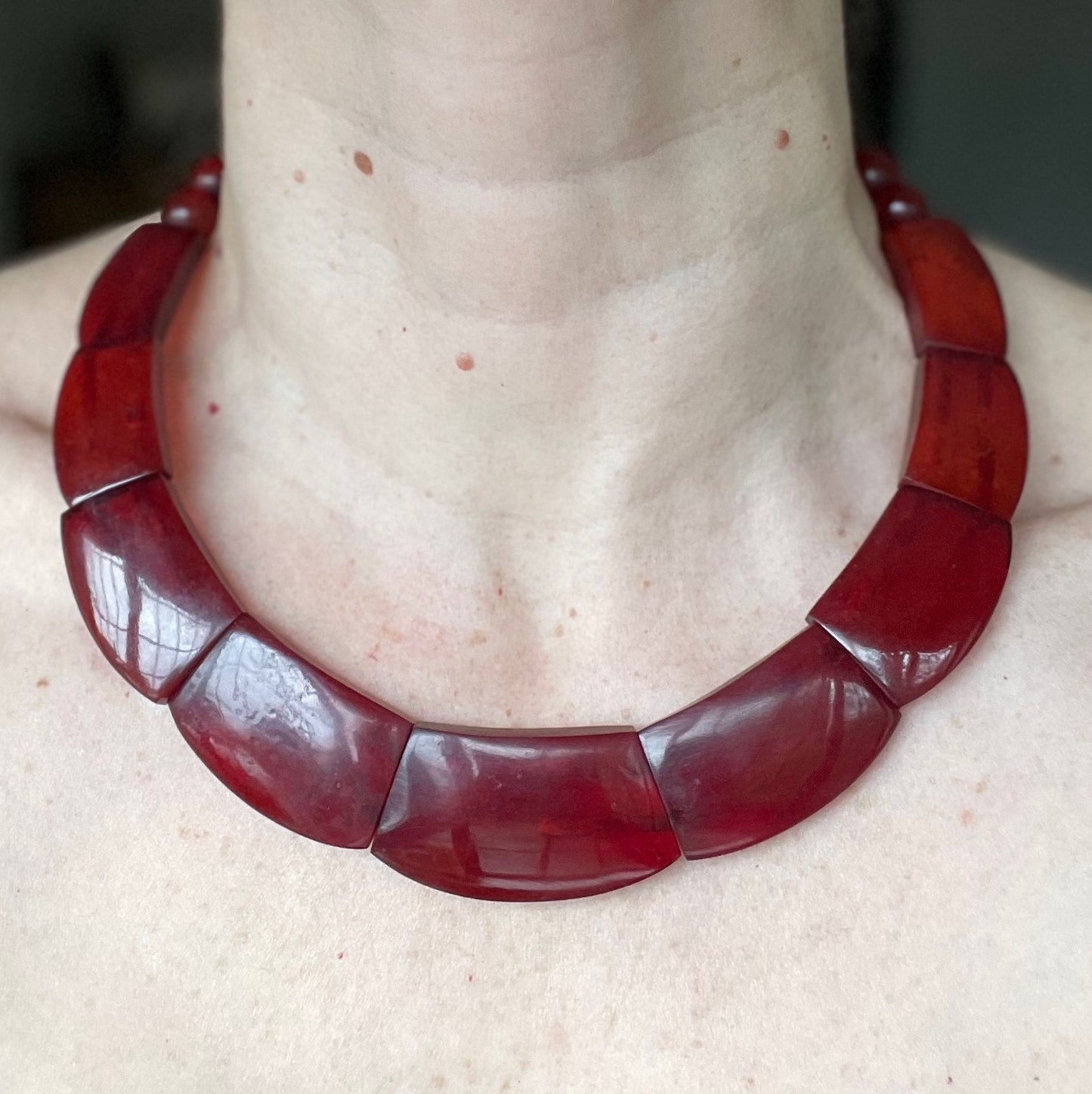 Vintage cherry red Bakelite Art Deco 1930s collar necklace