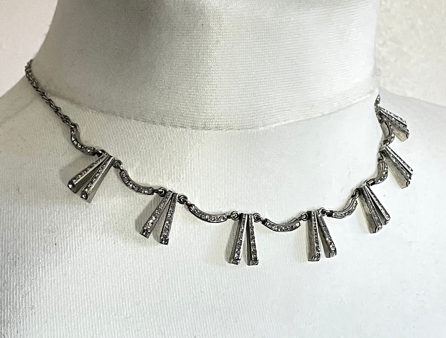 Vintage unsigned DRGM Schreiber & Hiller Art Deco paste channel set rhinestone geometric machine age necklace, classic and chic