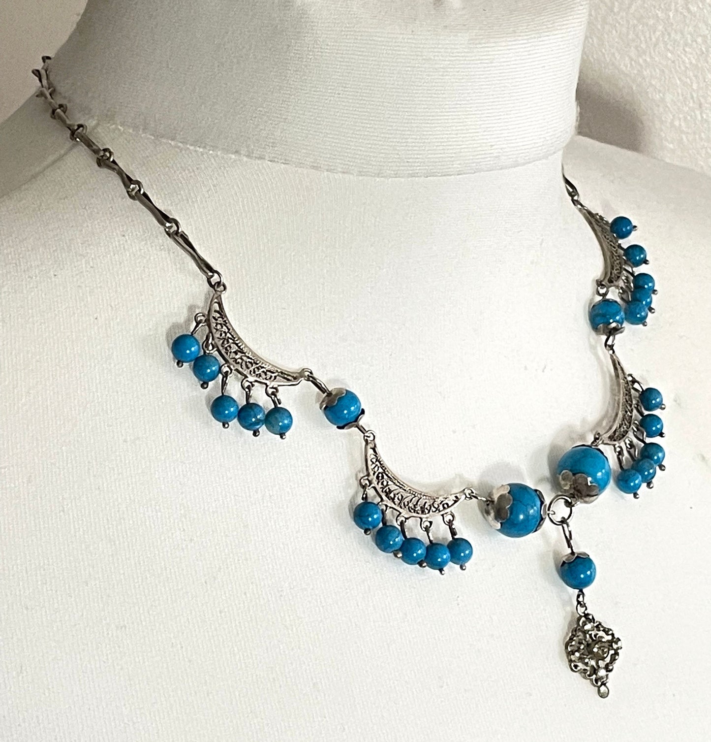 Vintage Indian sterling silver, real turquoise bead & filigree necklace, lovely festoon design with small paste pendant - Kashmiri?