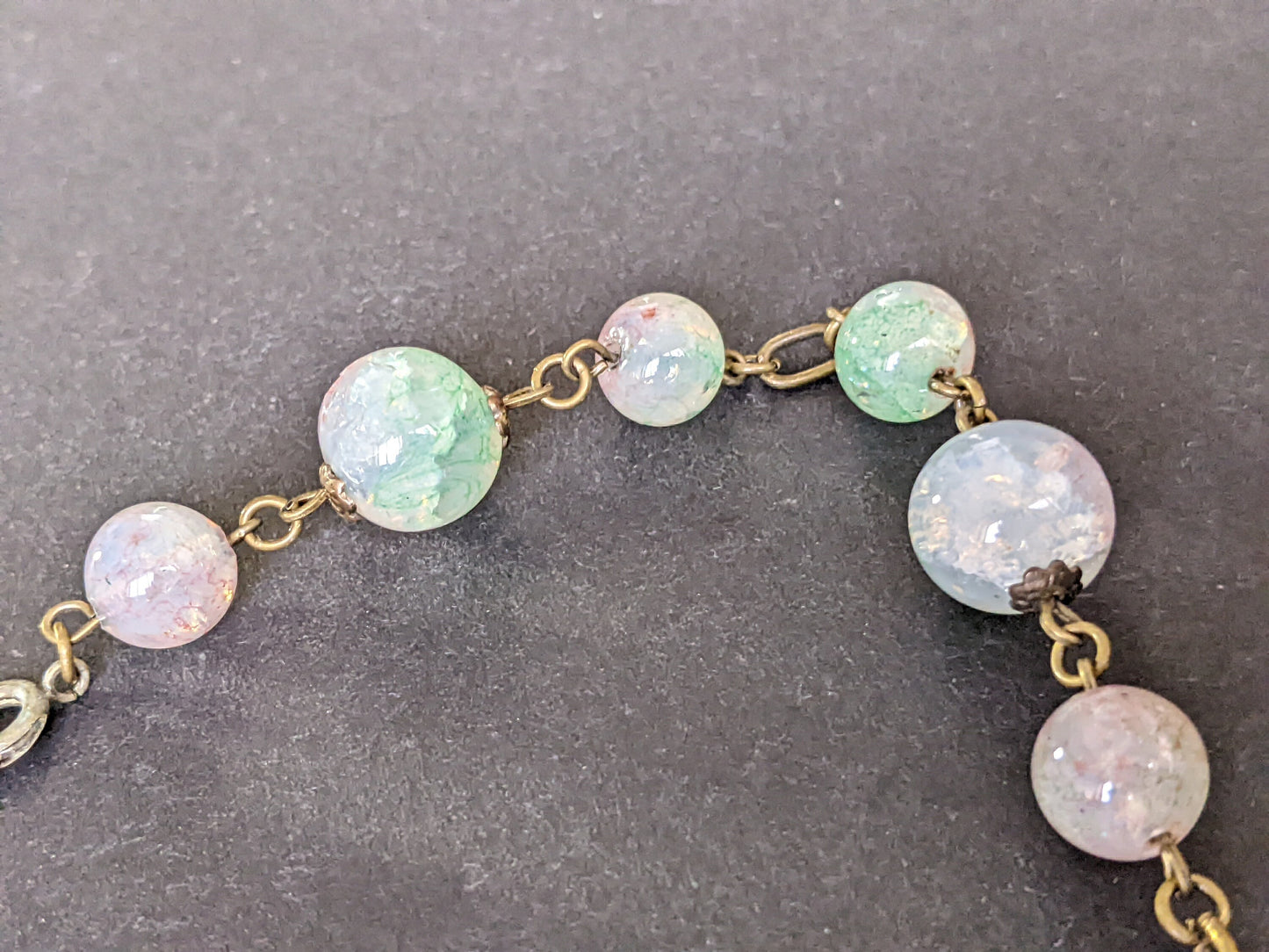 Vintage Art Deco pastel pink and green crackle glass beaded necklace on rolled gold wire, beautiful colours