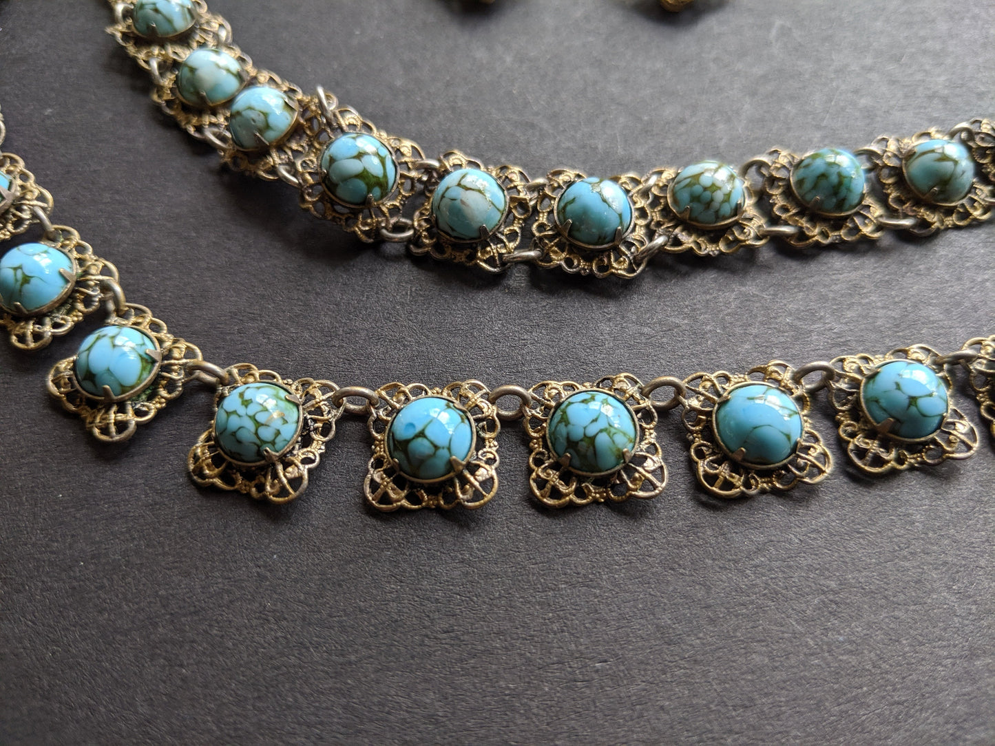 Vintage Art Deco Czech glass faux turquoise cabochon and gold tone filigree riviere panel necklace, bracelet & clip on earrings parure set