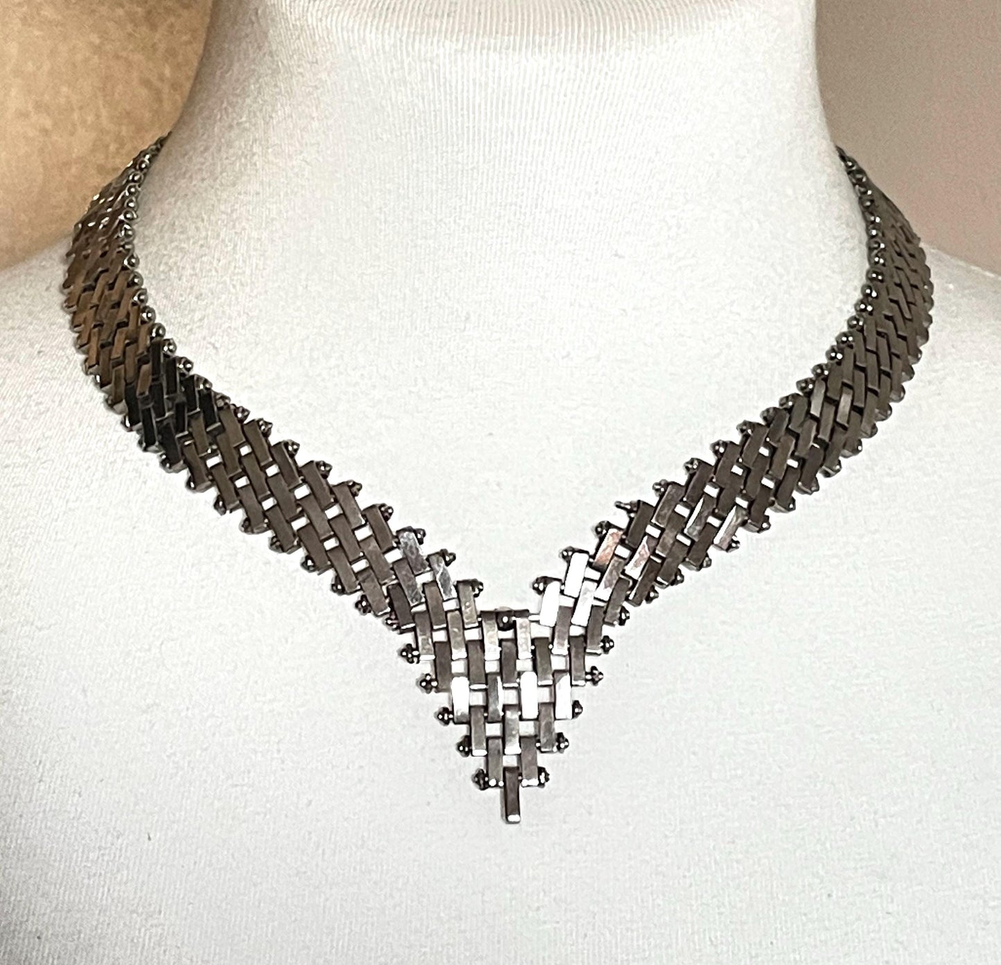 Vintage Jakob Bengel Art Deco brickwork / mauerwerk machine age shiny chrome silver tone necklace, red enamel embellishment