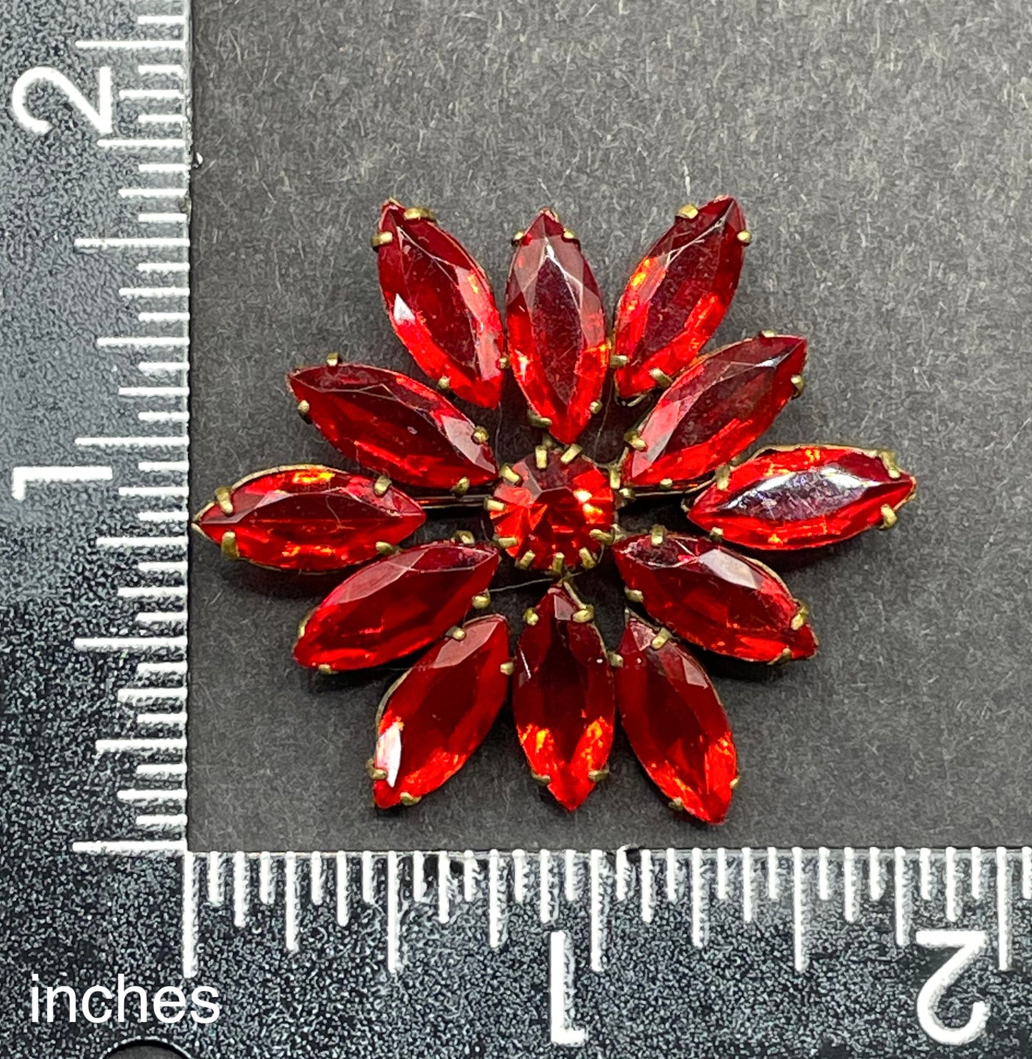 Large vintage Art Deco ruby / garnet red glass rhinestone, open-backed, gold tone brooch pin, stunning vibrant colour