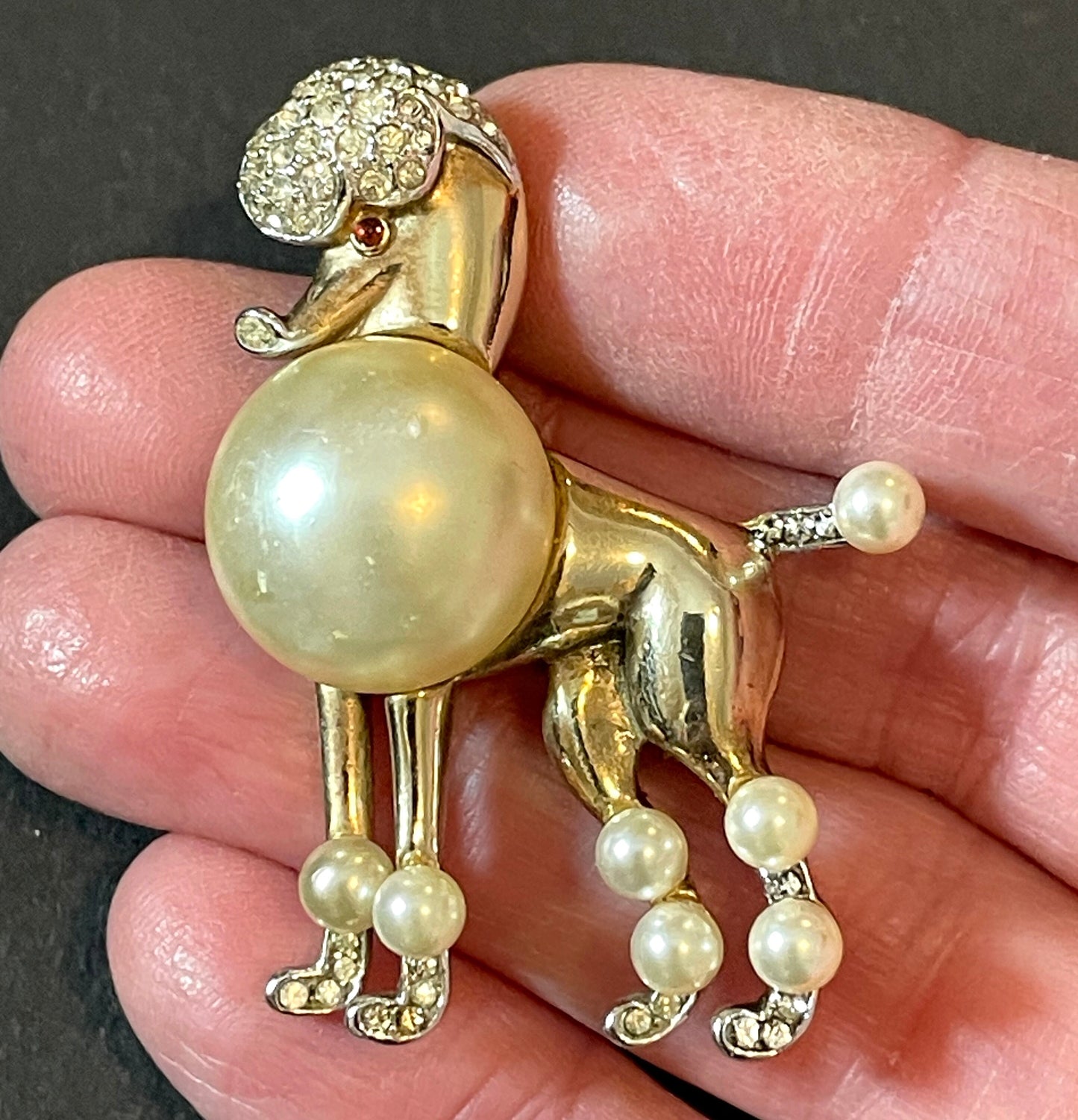 Rare signed Trifari vintage poodle brooch, 1950 patent of the Alfred Philippe design, gold tone, glass pearl and rhinestones