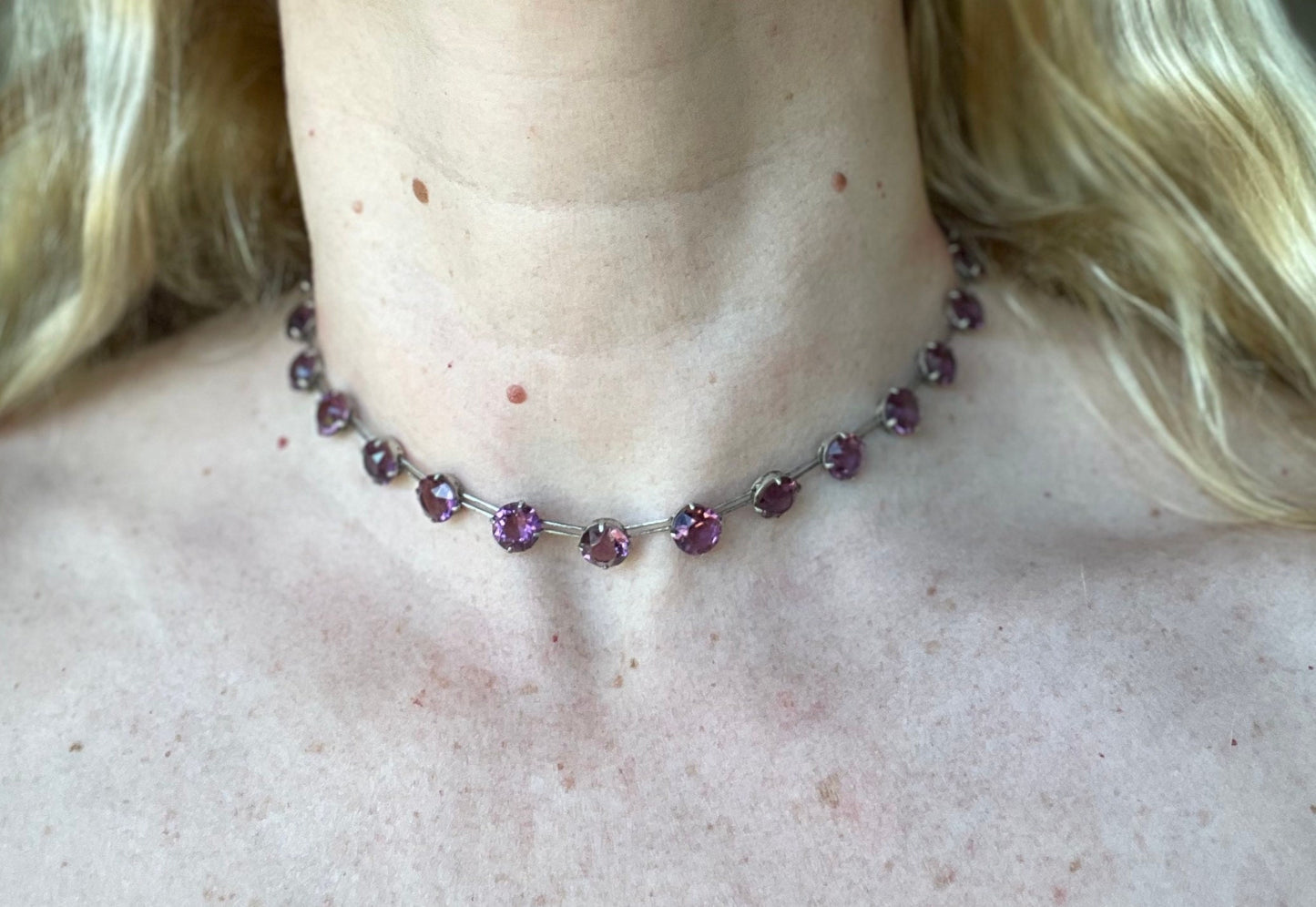 Vintage sterling silver Art Deco ruby pink / amethyst purple chaton cut crystal rhinestone riviere necklace bezel set, open backed