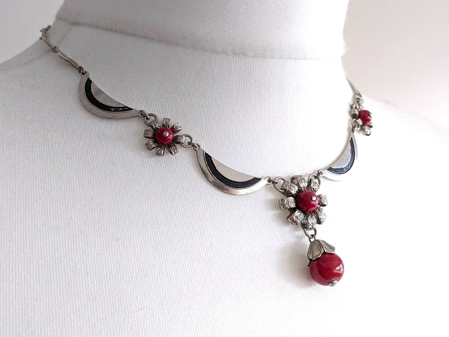 Vintage Louis Rousselet Art Deco machine age silver tone / chrome, bright red galalith and black enamel flower design necklace