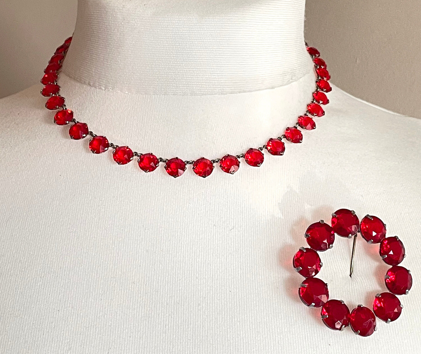 Vintage Art Deco bezel set gorgeous bright ruby red crystal riviere necklace & circle brooch, open-backed stones, matching modern earrings