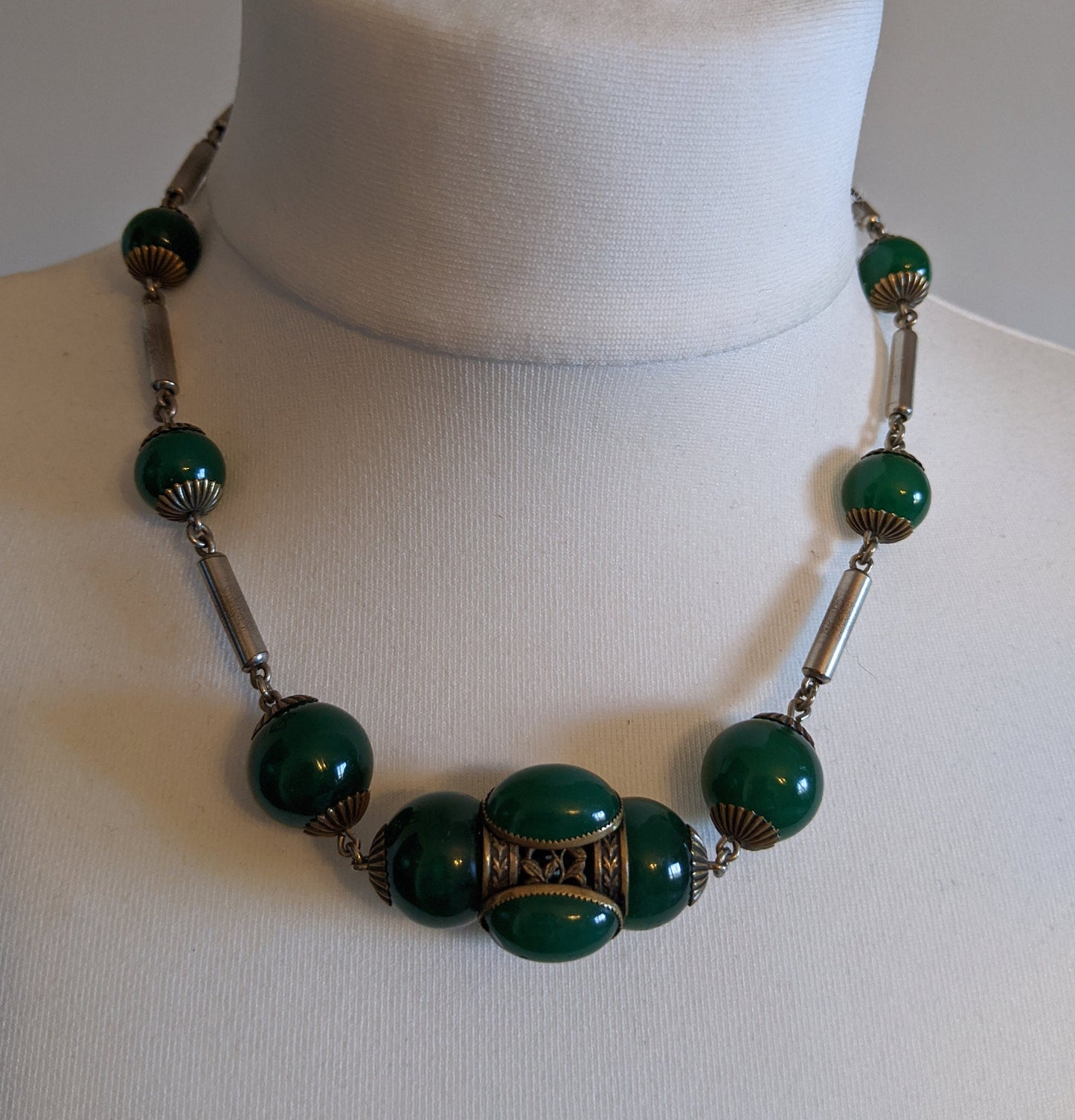 Vintage Art Deco heavy green glass bead and collet set cabochon Czech or French necklace - fabulous large 3D centrepiece