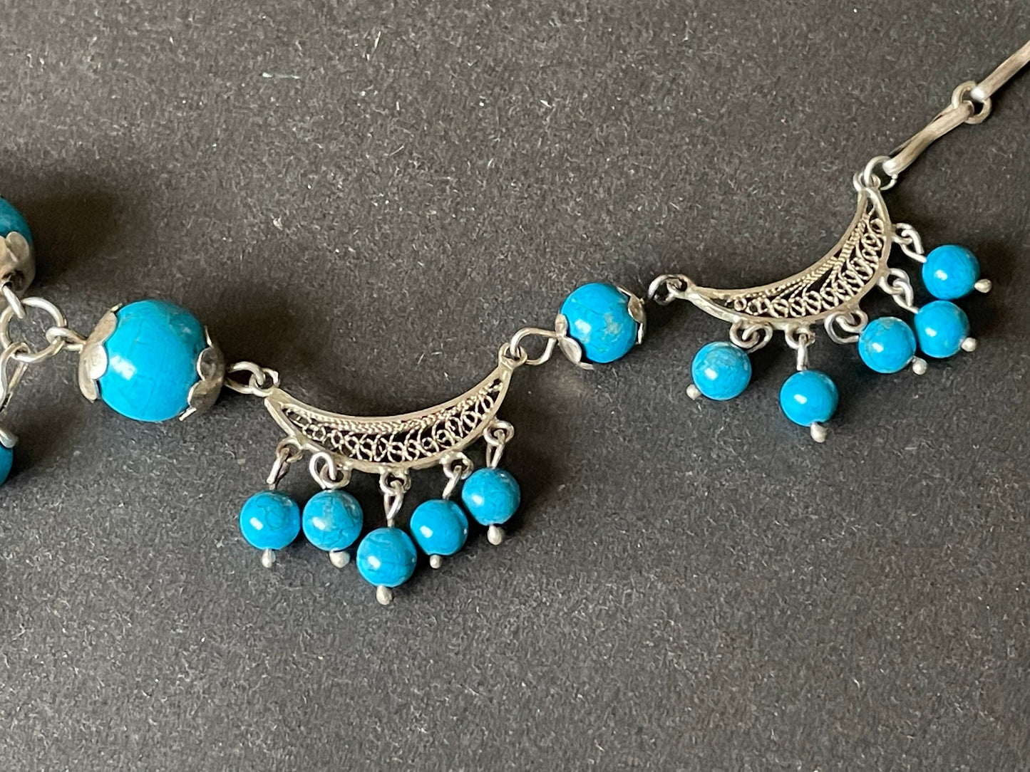 Vintage Indian sterling silver, real turquoise bead & filigree necklace, lovely festoon design with small paste pendant - Kashmiri?