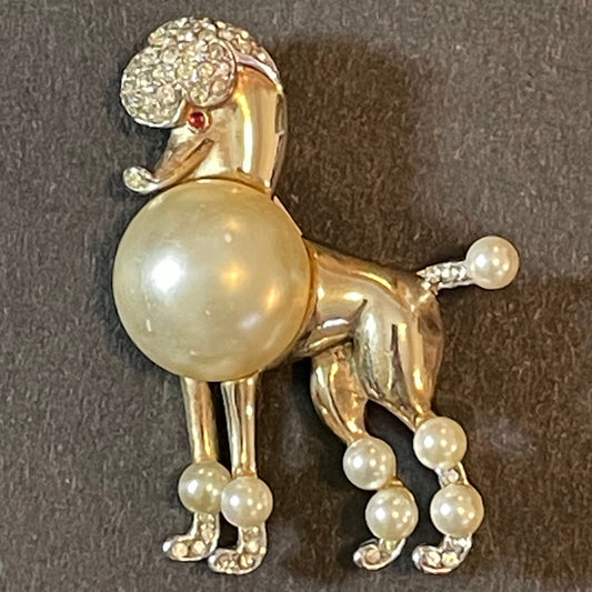 Rare signed Trifari vintage poodle brooch, 1950 patent of the Alfred Philippe design, gold tone, glass pearl and rhinestones